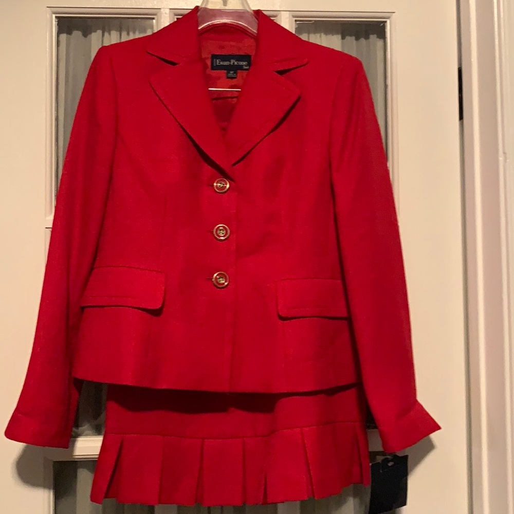 NWT Red Evan-Picone Suit